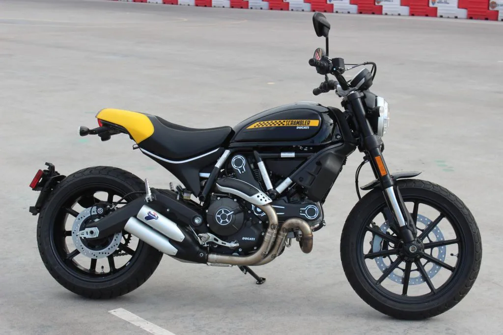 Front luggage rack with integrated windshield for Ducati Scrambler  xray