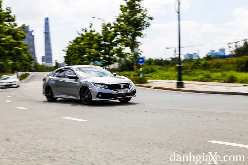 đánh giá chi tiết xe Honda Civic RS 2020